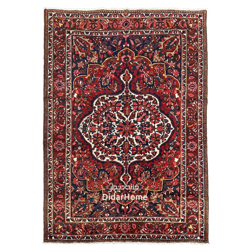 [11047066] فرش دستباف آنتیک بختیاری طرح ترنجی چهار متری