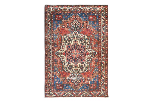 [11024468] فرش دستباف آنتیک بختیاری طرح ترنجی سه متری